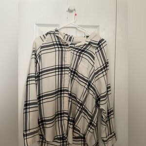 American Eagle oversized size small white and black flannel